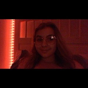 Meet your Posher, Maia